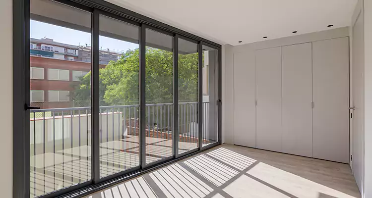 Balcony Sliding Glass Doors in Jasmine Estates, FL