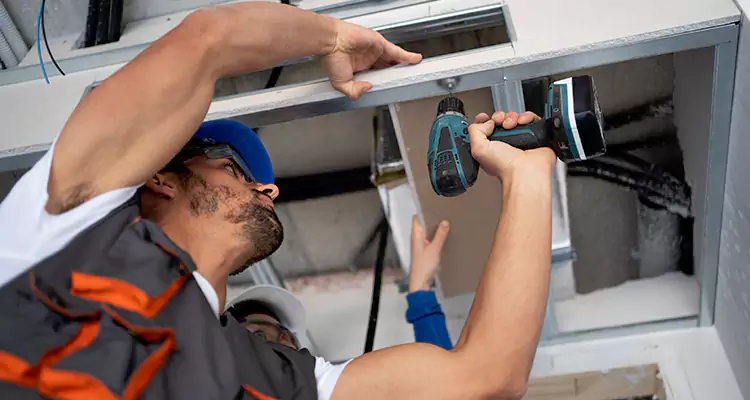 Emergency Overhead Door Repair in Jasmine Estates, FL