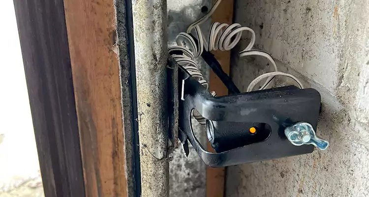 Fix Broken Garage Door Sensor in Jasmine Estates, FL