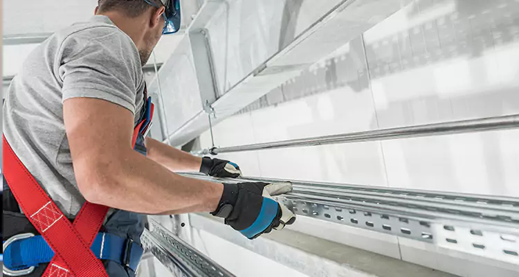 Glass Balcony Railing Replacement in Jasmine Estates, FL